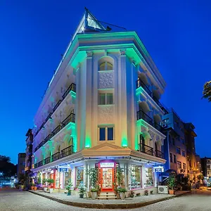 Отель The Magnaura Palace